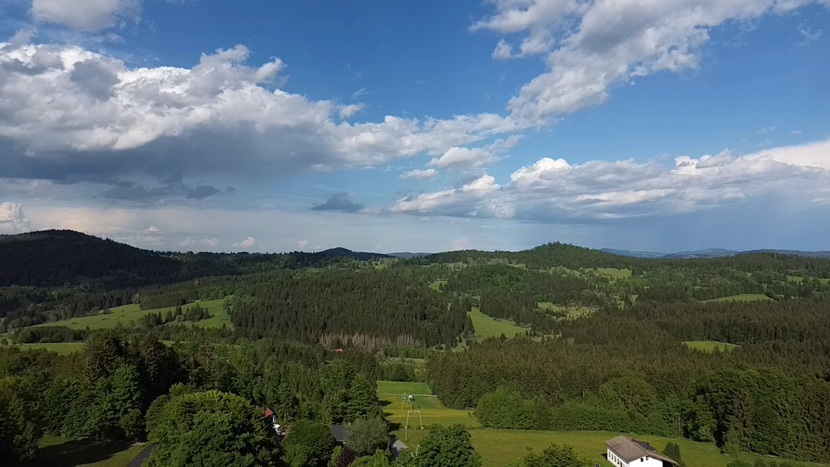 Panoramaausblick vom Ferienhaus Gustl Richtung Böhmen mit Wäldern und weiten Feldern